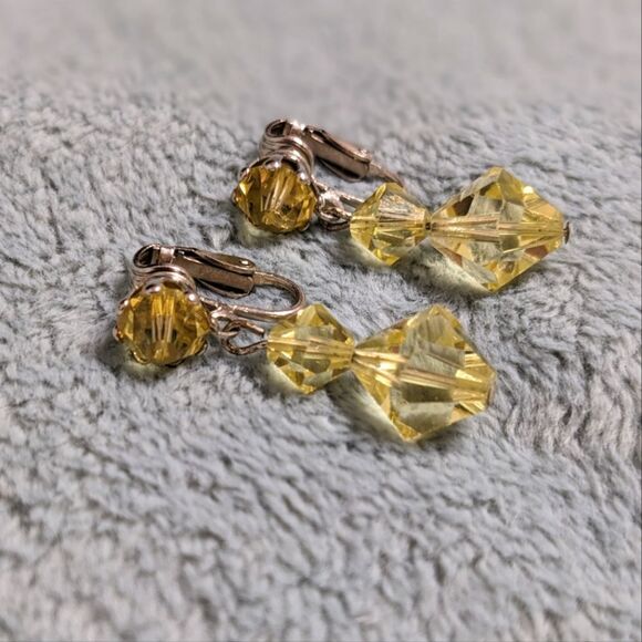 Vintage Soft Butter Yellow Crystal Dangle Clip Earrings - Picture 9 of 9